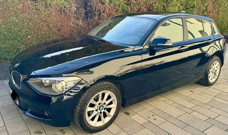 Gebraucht BMW 114 102 PS (75 kW) 2012 Schwarz Kleinwagen