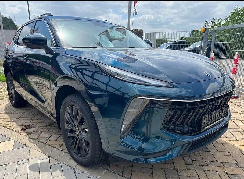 Neu DFSK Forthing 5 177 PS (130 kW) 2026 Grün SUV