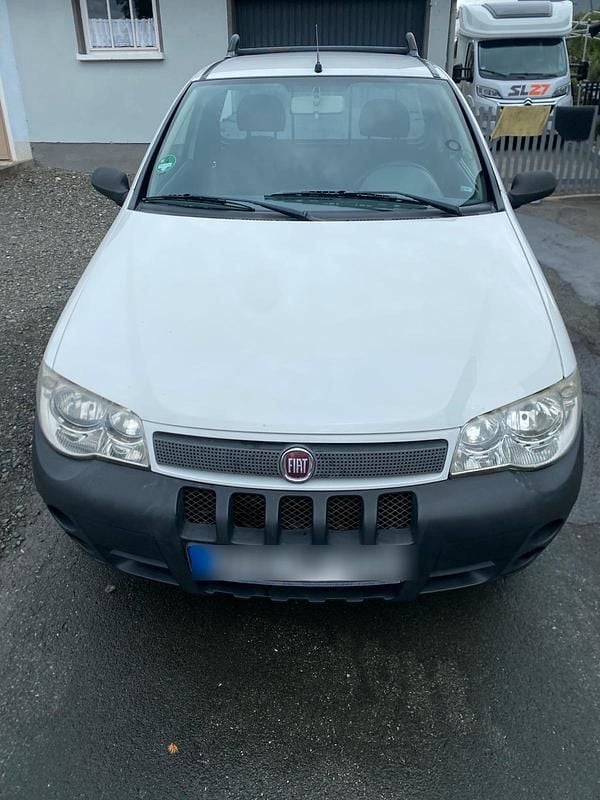 Weiß Gebraucht 2009 Fiat Strada Abholung | 6.000 € - Bild 1/4