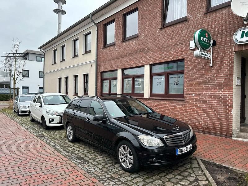 Schwarz Gebraucht 2009 Mercedes C200 Kombi | 4.300 € - Bild 1/4