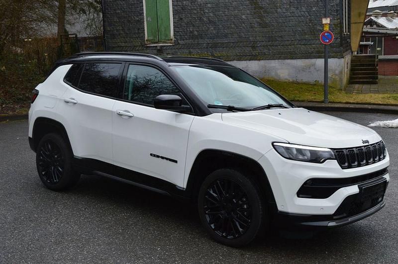 Gebraucht Jeep Compass 131 PS (96 kW) 2023 Weiß SUV