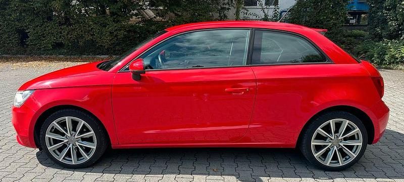 Gebraucht Audi A1 Ambition 122 PS (89 kW) 2010 Rot Kleinwagen