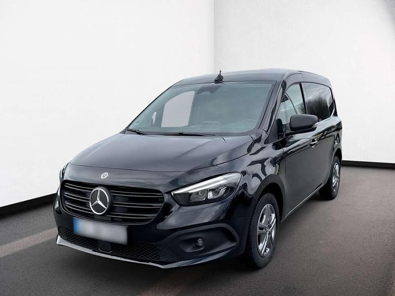 Gebraucht Mercedes eCitan 89 kW (122 PS) 2024 Schwarzloparitschwarzmetallic Limousine