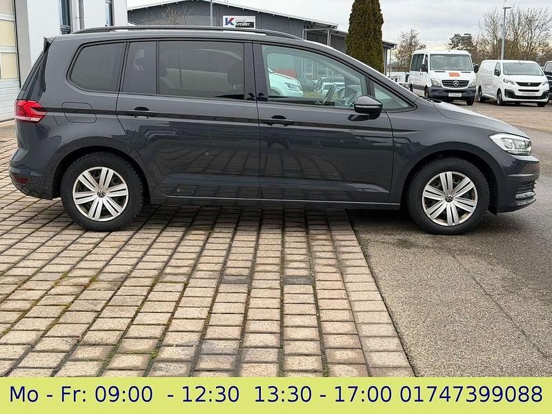 Gebraucht VW Touran 150 PS (110 kW) 2022 Grau Van / Kleinbus