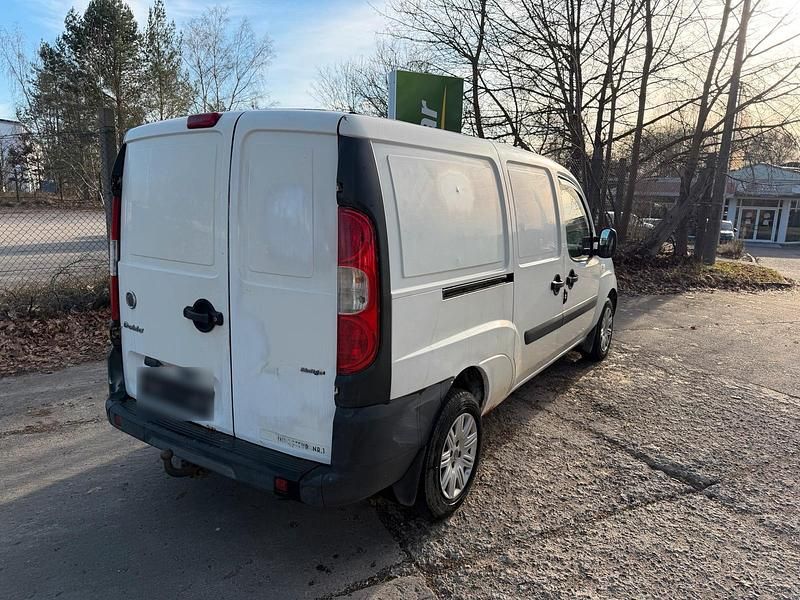 Gebraucht Fiat Doblò 101 PS (74 kW) 2009 Weiß Van / Kleinbus