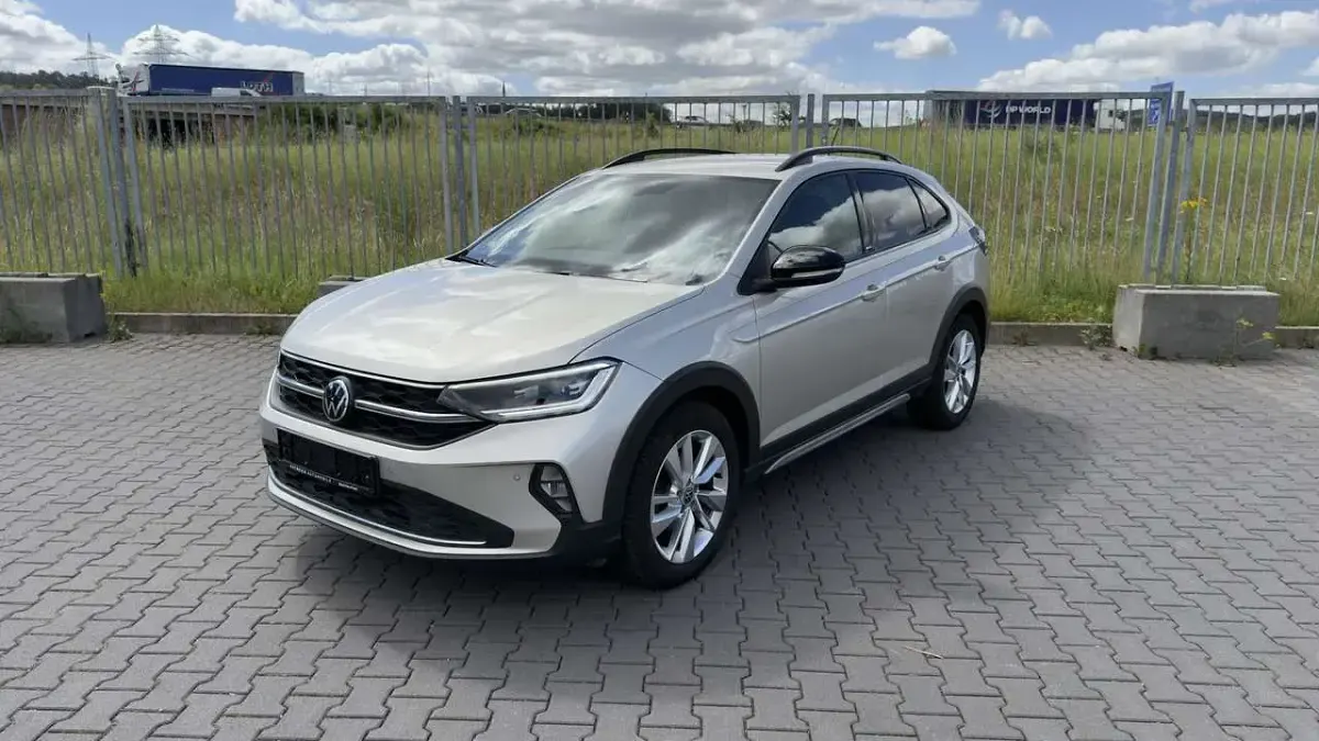 Gebraucht VW Taigo Move 110 PS (80 kW) 2023 Ivory silver metallic SUV