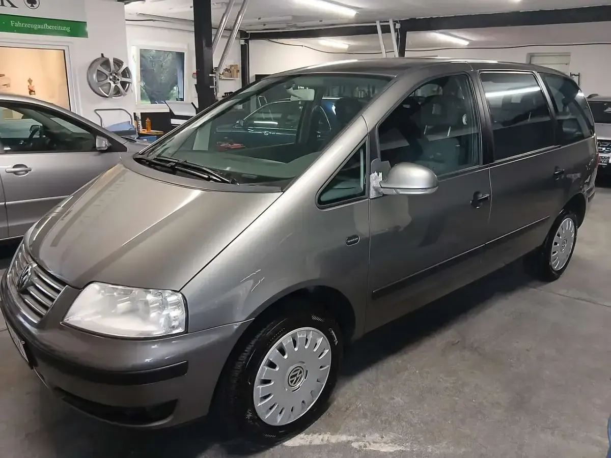 Gebraucht VW Sharan Trendline 116 PS (85 kW) 2008 Slate grey metallic Van / Kleinbus