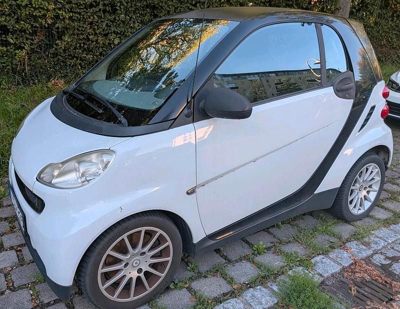 Weiß Gebraucht 2007 Smart ForTwo Coupé Kleinwagen | 1.999 € (Guter Preis) - Bild 1/4