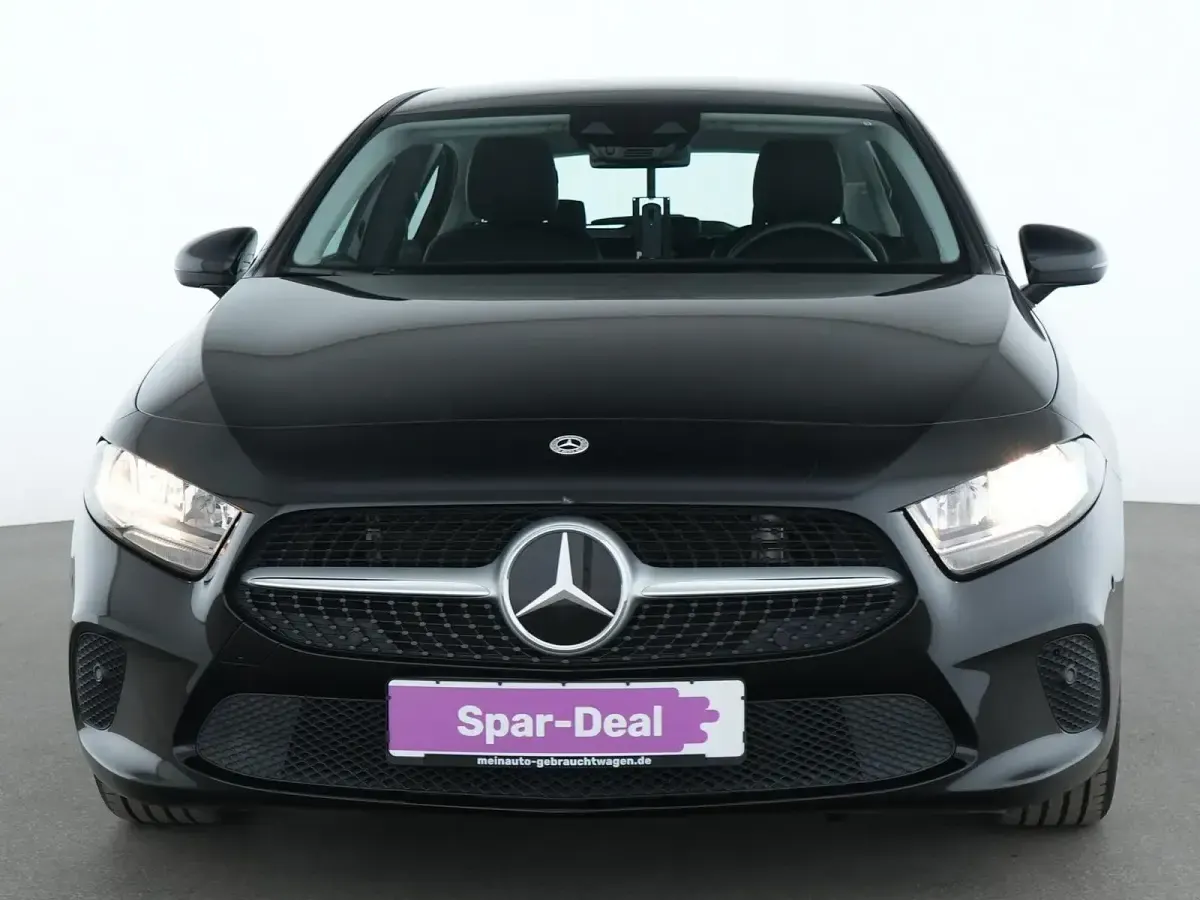 Gebraucht Mercedes A200 Progressive 150 PS (110 kW) 2022 Kosmosschwarz Limousine