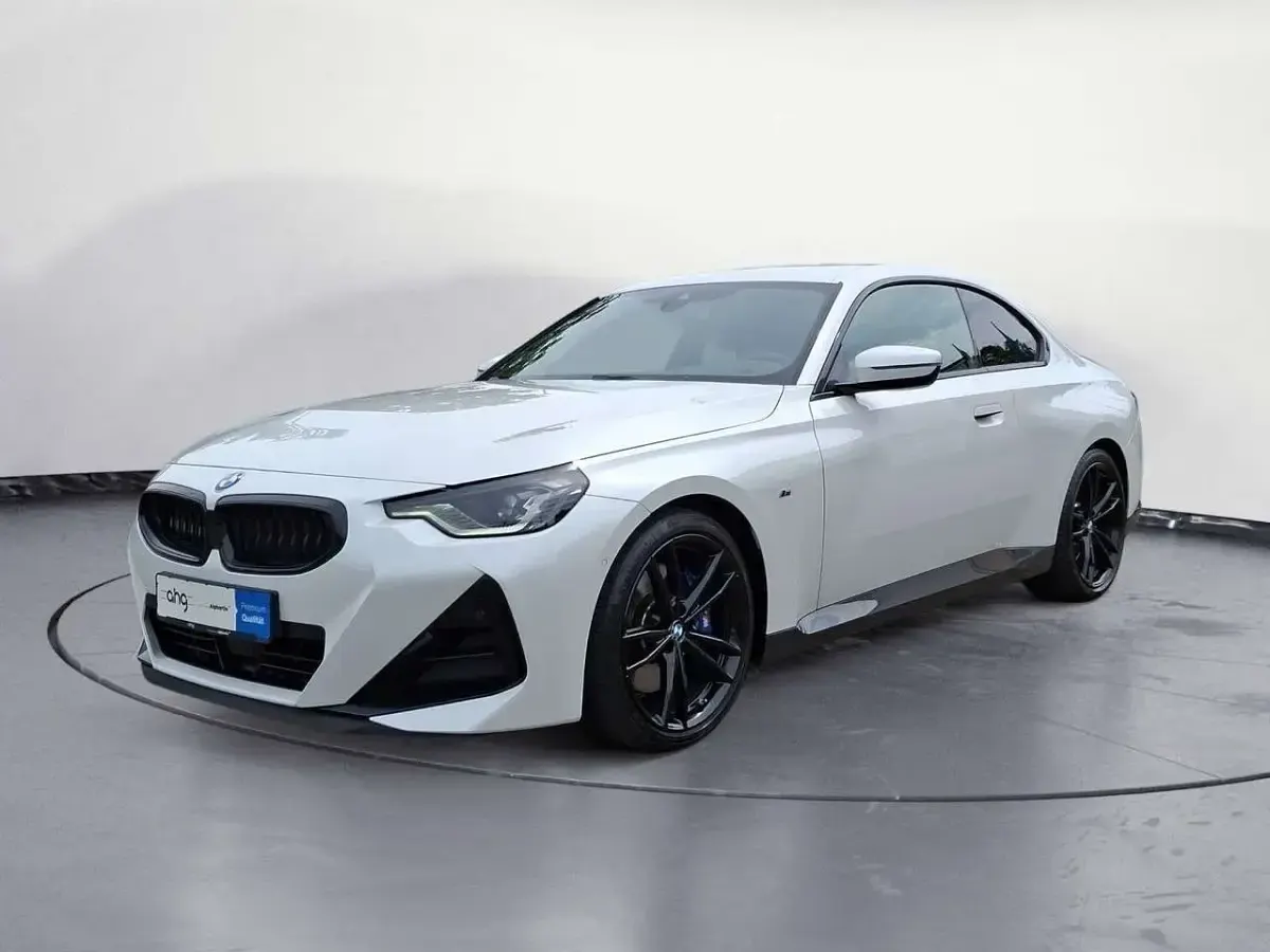 Gebraucht BMW 220 M Sport 184 PS (135 kW) 2023 Weiß Coupé