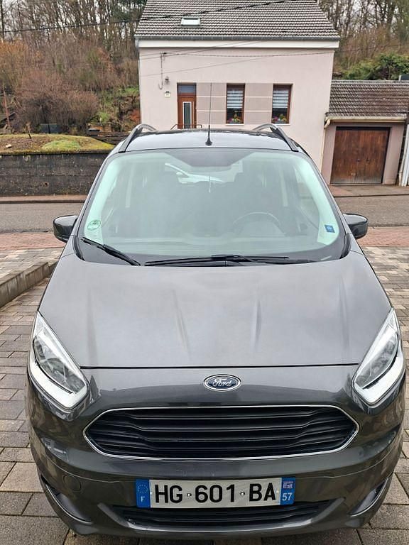 Gebraucht Ford Tourneo Courier Titanium 101 PS (74 kW) 2015 Grau Van / Kleinbus