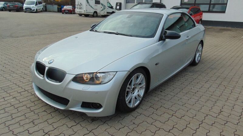 Silber Gebraucht 2008 BMW 330 Cabriolet M Sport Cabrio | 9.950 € - Bild 1/4