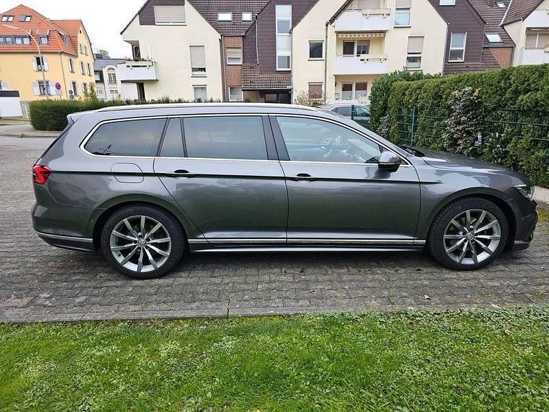 Gebraucht VW Passat R-line 179 PS (131 kW) 2017 Grau Limousine