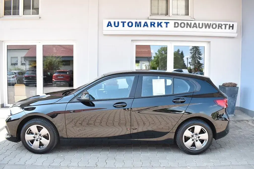 Gebraucht BMW 118 Advantage 136 PS (100 kW) 2022 Schwarz Kleinwagen