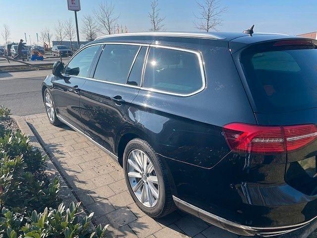 Gebraucht VW Passat Highline 239 PS (175 kW) 2019 Schwarz Limousine