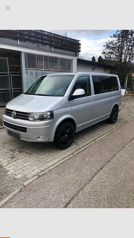 Gebraucht VW Caravelle 140 PS (102 kW) 2015 Silber Van / Kleinbus