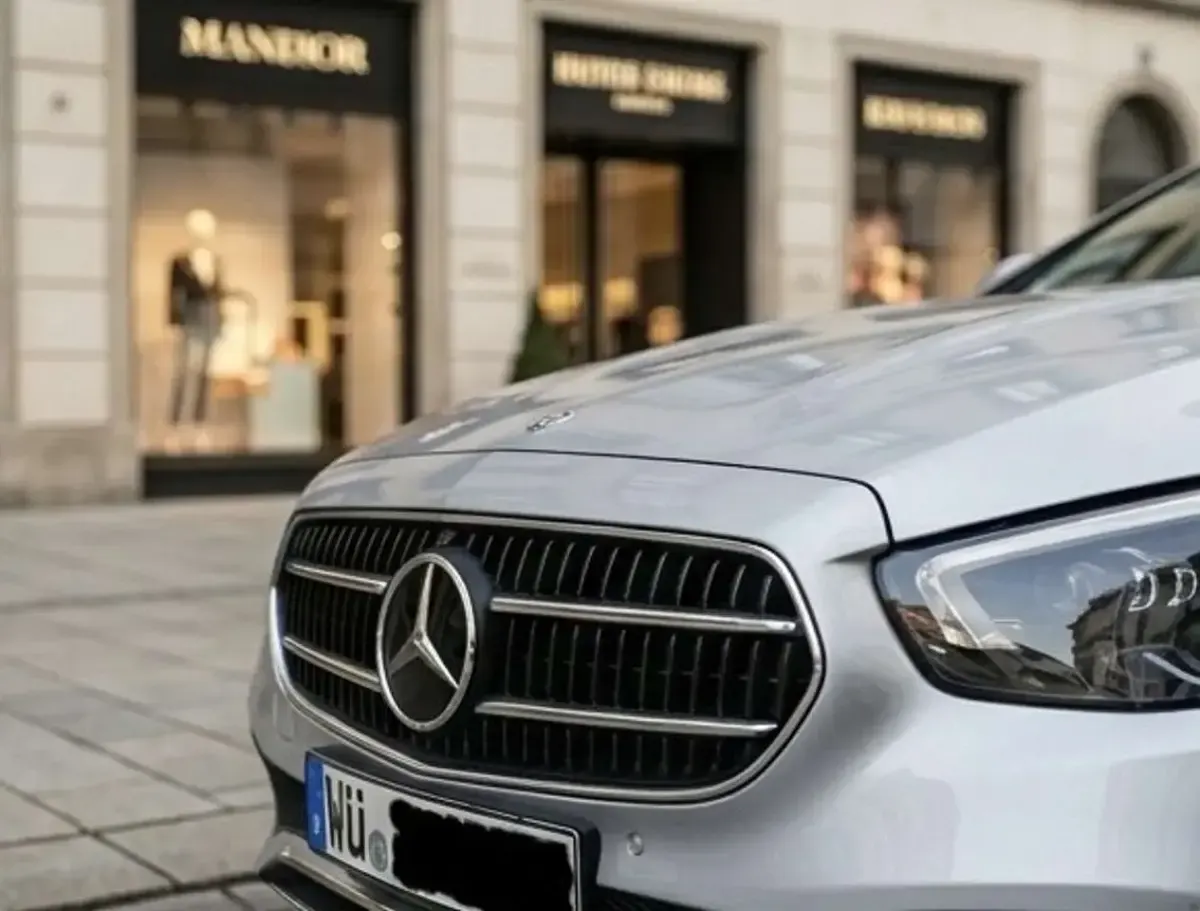 Gebraucht Mercedes E220 Avantgarde 194 PS (142 kW) 2021 Grau Limousine