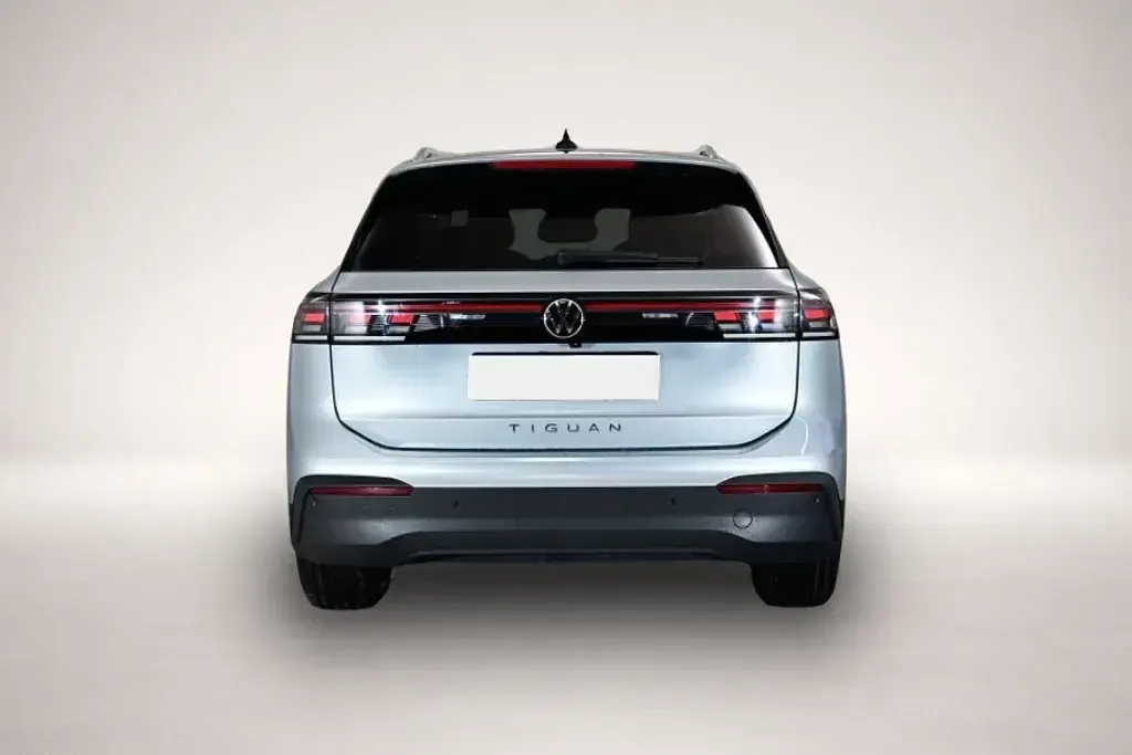 Neu VW Tiguan 150 PS (110 kW) 2025 Silber SUV