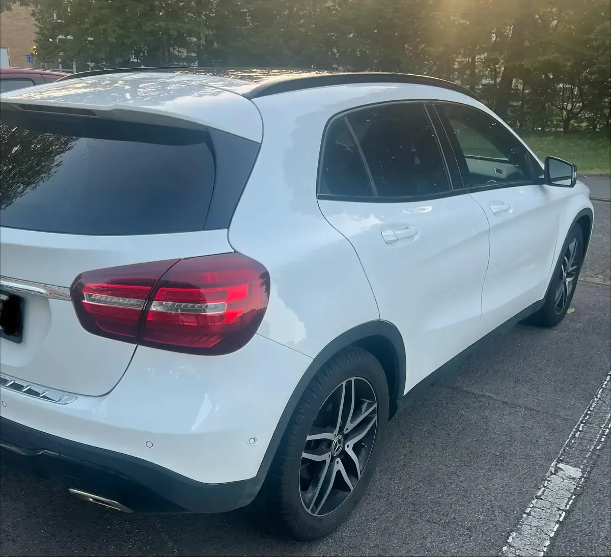 Gebraucht Mercedes GLA180 Night 122 PS (89 kW) 2018 Weiß SUV