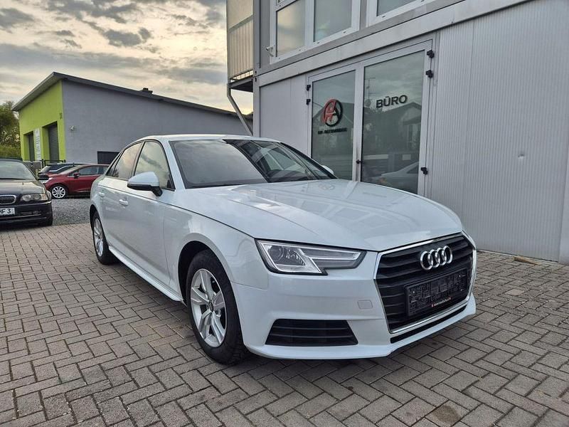 Second-hand Audi A4 Basis 150 CP (110 kW) 2016 Alb Berlinǎ
