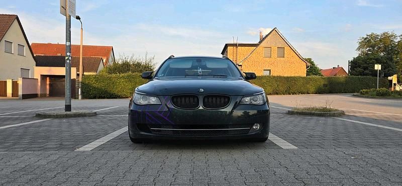 Grün Gebraucht 2008 BMW 530 Kombi | 6.000 € (Fairer Preis) - Bild 1/4