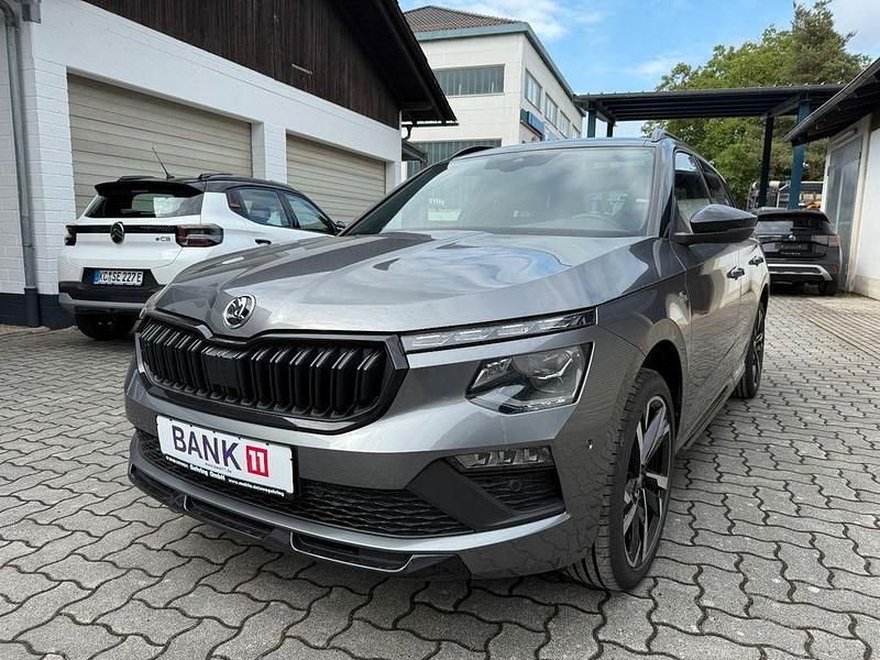 Grau Neu 2025 Skoda Kamiq Monte Carlo SUV | 31.890 € (Fairer Preis) - Bild 1/4