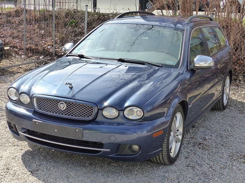 Gebraucht Jaguar X-type 196 PS (144 kW) 2009 Blau Kombi