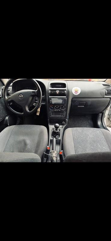 Gebraucht Opel Astra 100 PS (73 kW) 2001 Silber Limousine