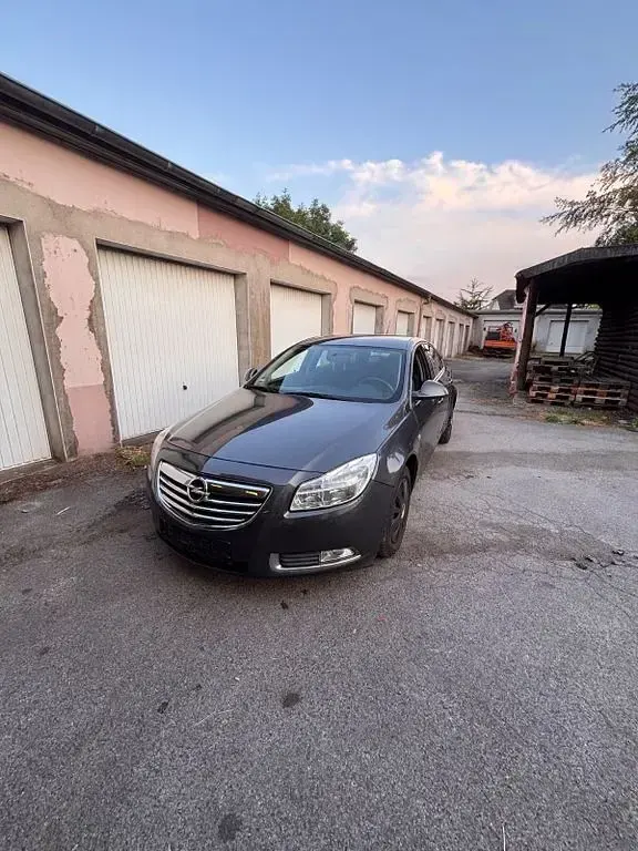 Gebraucht Opel Insignia Edition 110 PS (80 kW) 2010 Grau Limousine