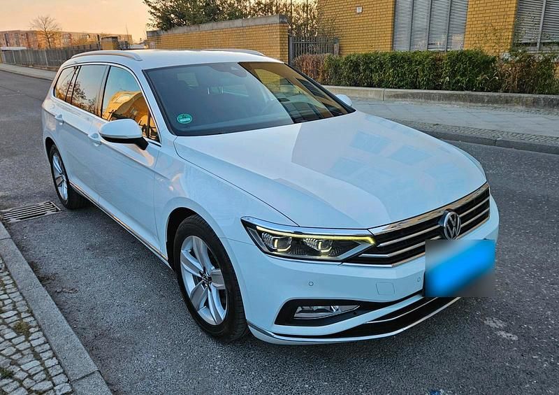 Gebraucht VW Passat Highline 150 PS (110 kW) 2020 Weiß Kombi