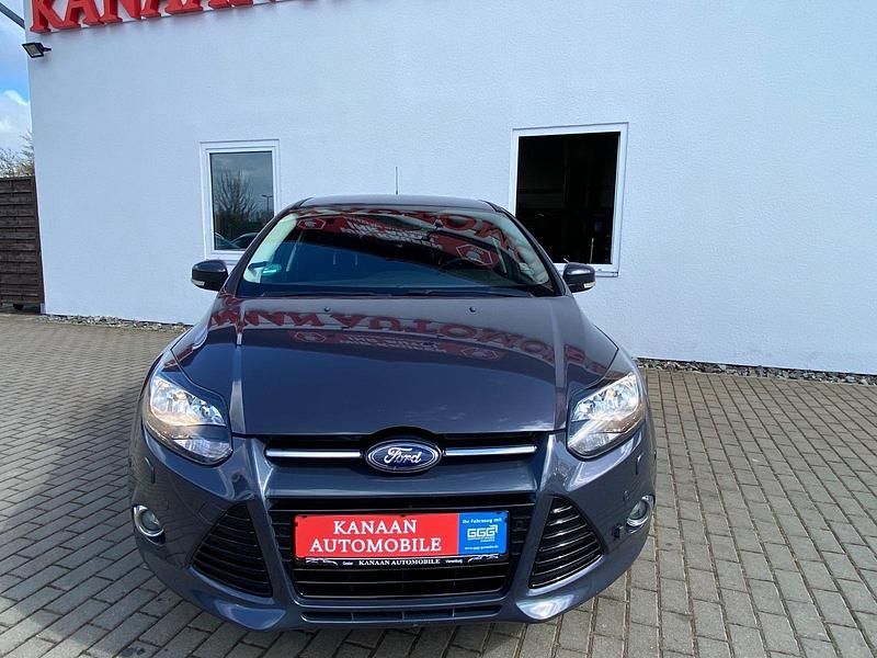 Gebraucht Ford Focus Titanium 116 PS (85 kW) 2012 Grau Kombi