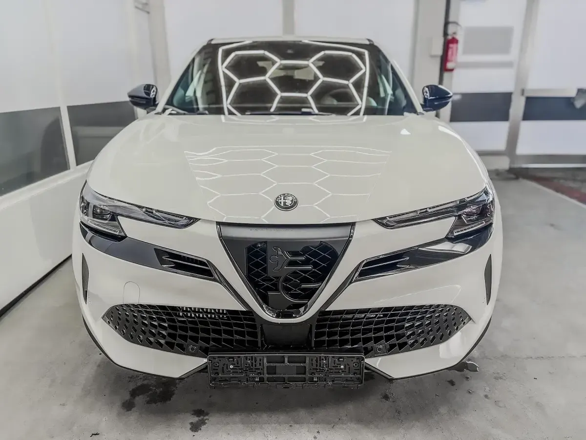 Neu Alfa Romeo Junior Edizione Speciale 148 PS (108 kW) 2026 Weiss 268 SUV