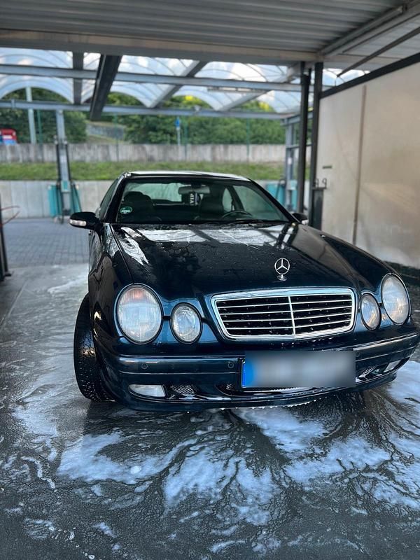 Blau Gebraucht 2002 Mercedes 230 Kleinwagen | 1.500 € - Bild 1/4