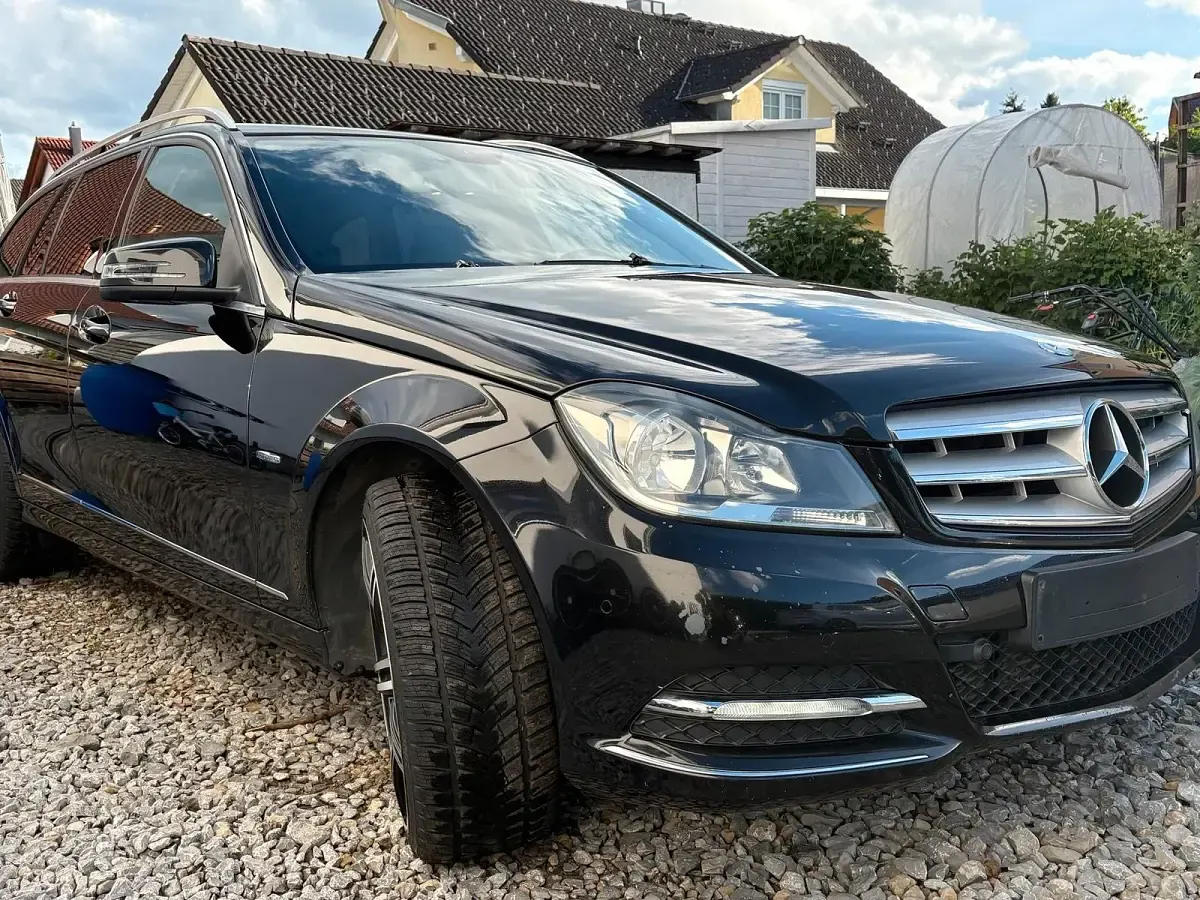 Gebraucht Mercedes C180 Avantgarde 156 PS (114 kW) 2012 Schwarz Kombi