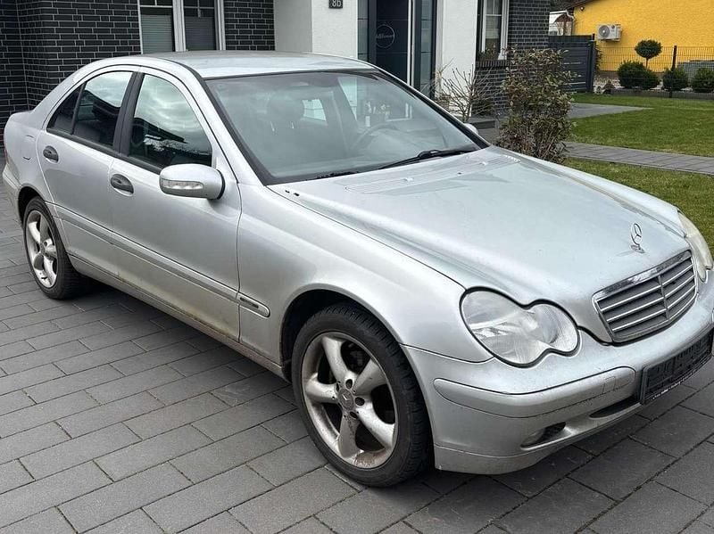 Gebraucht Mercedes C180 129 PS (94 kW) 2001 Grau Limousine