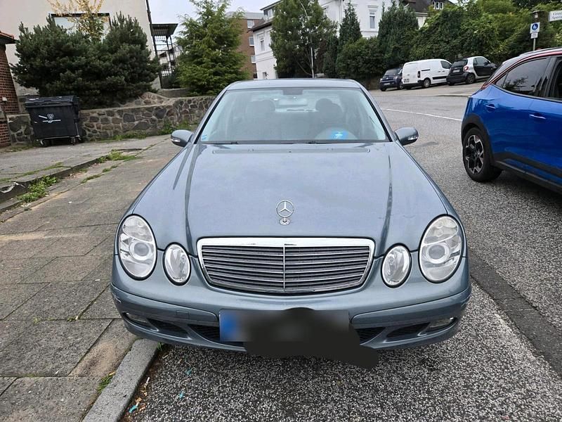 Gebraucht Mercedes E200 163 PS (119 kW) 2005 Andere farben Limousine