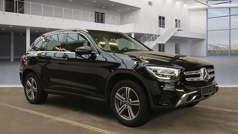 Gebraucht Mercedes GLC300e 211 PS (155 kW) 2022 Schwarz SUV