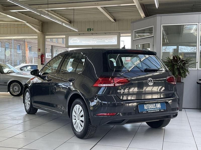 Gebraucht VW Golf VII 116 PS (85 kW) 2020 Grau Limousine