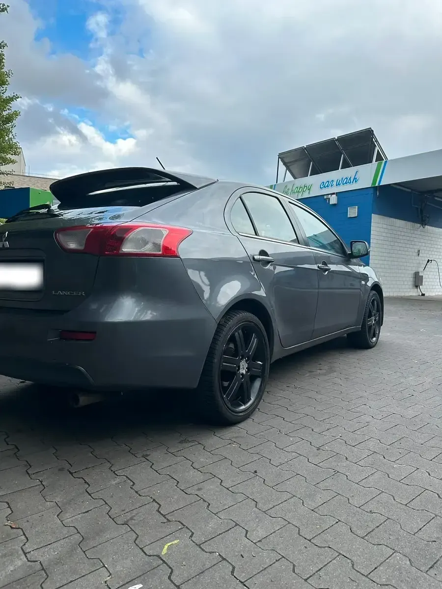 Gebraucht Mitsubishi Lancer 140 PS (102 kW) 2010 Grau Limousine