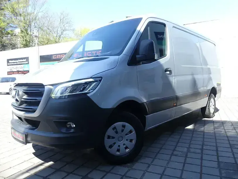 Gebraucht Mercedes Sprinter 170 PS (125 kW) 2022 Iridiumsilber metalli (metallic) Van