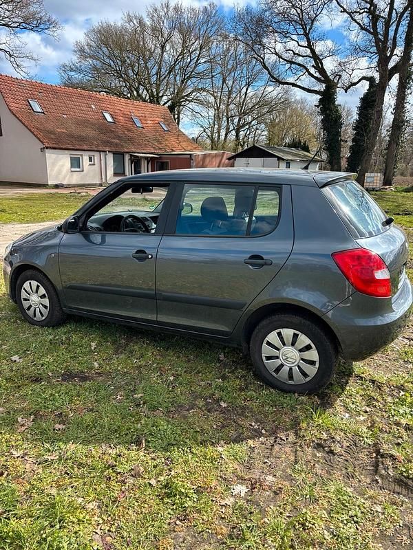 Gebraucht Skoda Fabia 60 PS (44 kW) 2010 Grau Kombi