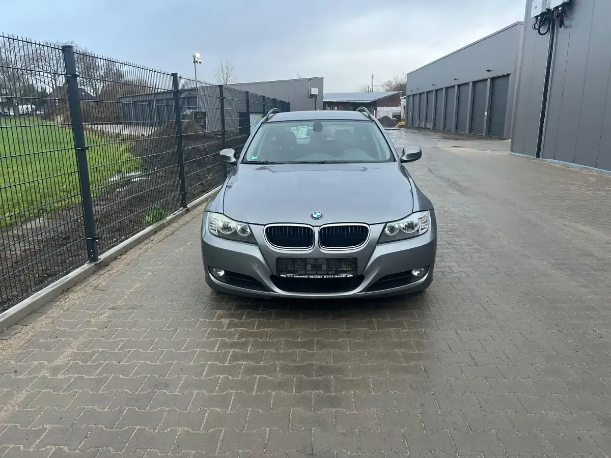 Gebraucht BMW 318 143 PS (105 kW) 2008 Grau Kombi