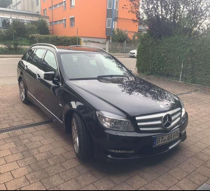 Schwarz Gebraucht 2010 Mercedes C350 Kombi | 10.200 € (Fairer Preis) - Bild 1/4
