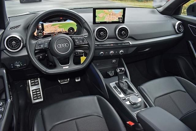 Gebraucht Audi Q2 S-Line 190 PS (139 kW) 2022 Grau SUV