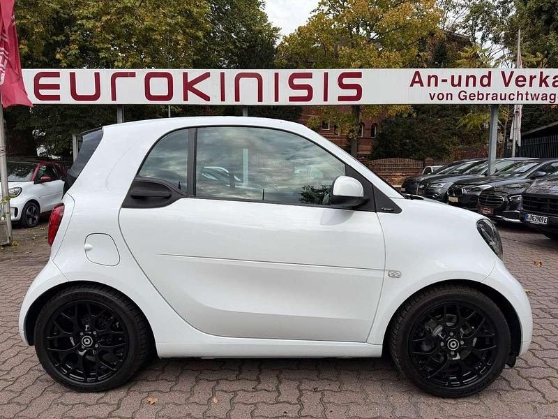 Weiß Gebraucht 2019 Smart ForTwo Coupé Prime Kleinwagen | 23.500 € - Bild 1/4