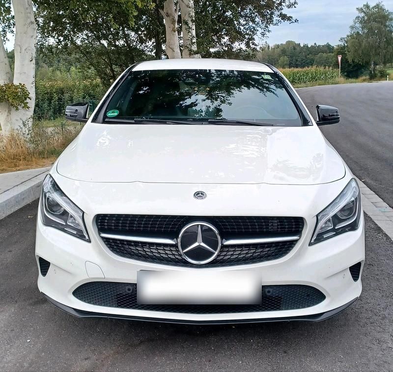 Gebraucht Mercedes CLA200 136 PS (100 kW) 2017 Weiß Kombi