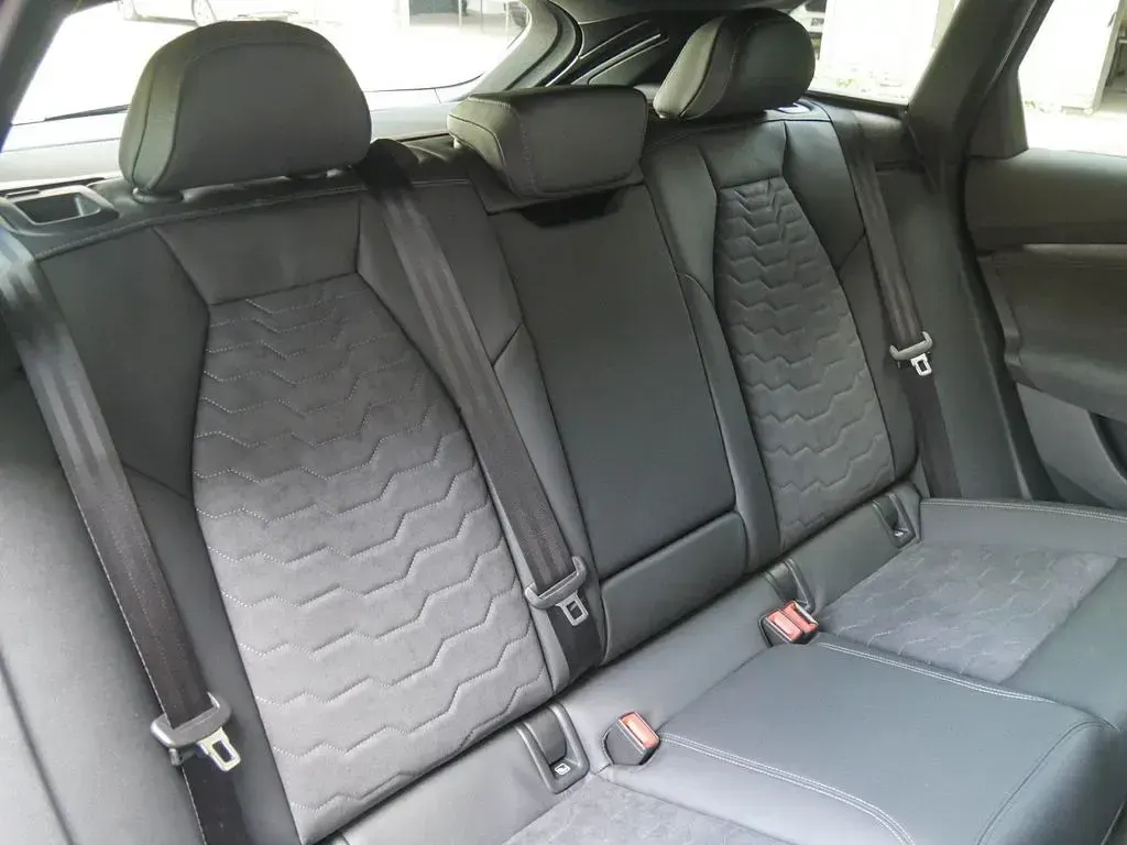 Gebraucht Audi A6 e-tron S-Line 210 kW (286 PS) 2026 Schwarz Kombi