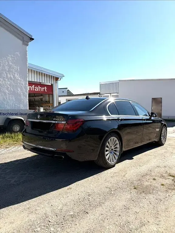 Gebraucht BMW 750L Comfort Edition 449 PS (330 kW) 2012 Schwarz Limousine