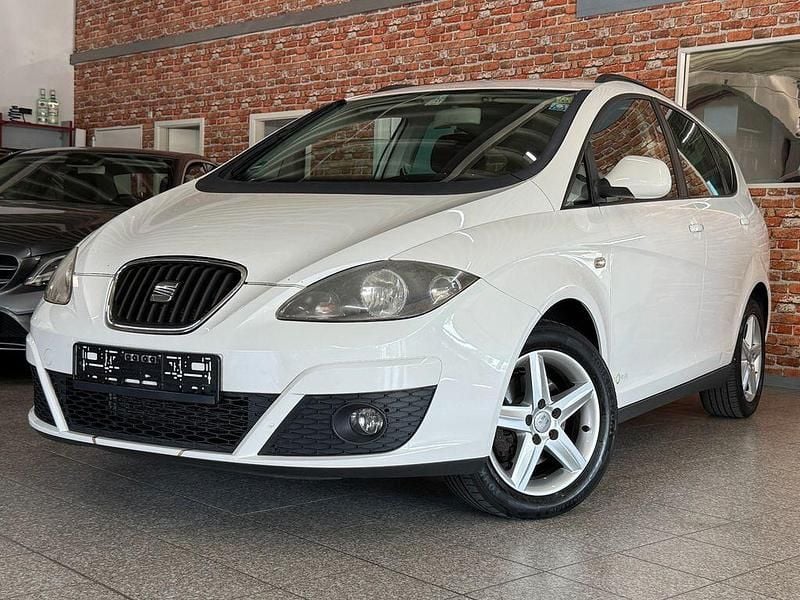 Weiß Gebraucht 2013 Seat Altea XL Copa Van / Kleinbus | 3.480 € (Teuer) - Bild 1/4