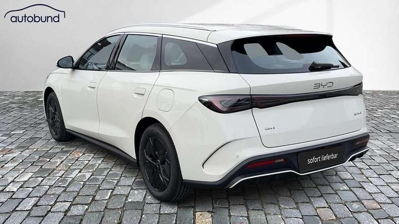 Gebraucht BYD Seal Boost 184 PS (135 kW) 2025 Beige / sandstone Kombi